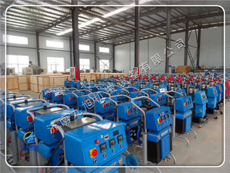 聚氨酯發(fā)泡設(shè)備如使用zui安全？使用時應(yīng)該注意什么？